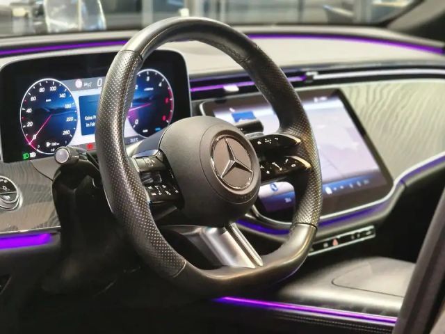 Mercedes-Benz E 220 AMG Line E 220 d Sedan