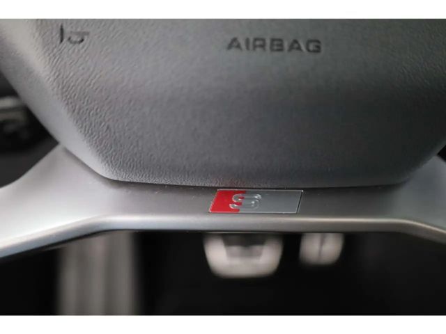 Audi Q4 e-tron P-Dach/20''/W-Pumpe/AHK-Vorb.