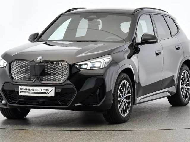 BMW iX1 xDrive30