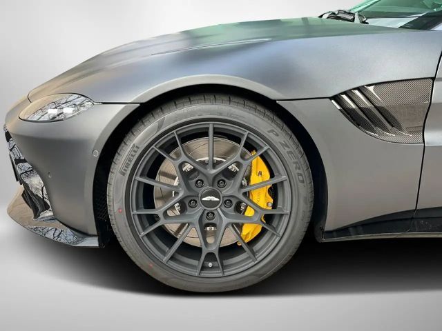 Aston Martin V8 V8