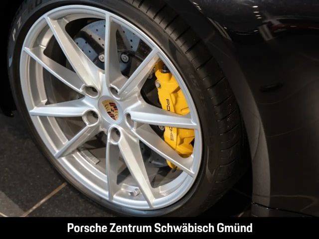 Porsche 992 4 Coupé GTS Targa