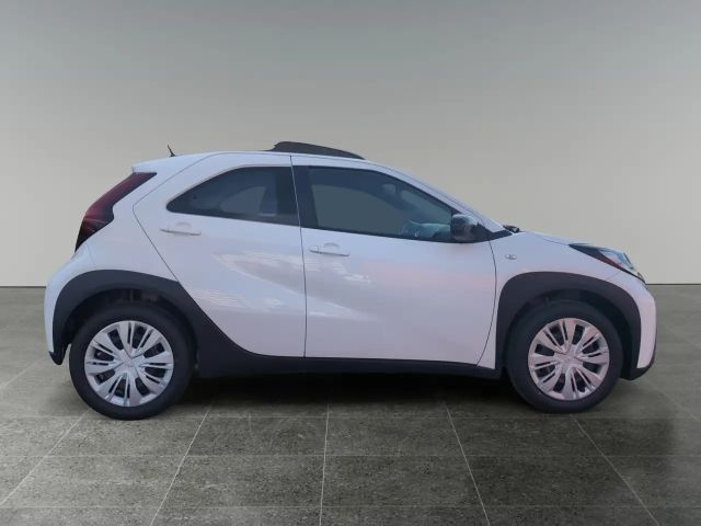 Toyota Aygo X Hatchback Play