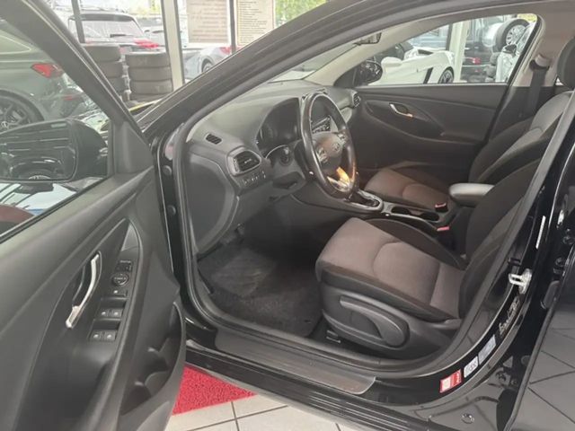 Hyundai i30 Hybrid Select