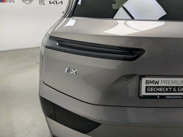 BMW iX xDrive40