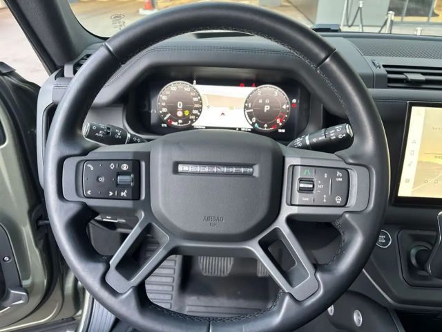 Land Rover Defender 90 D300 Dynamic HSE