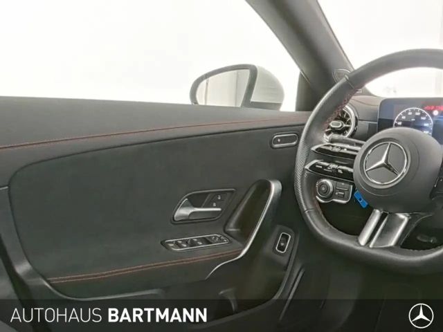 Mercedes-Benz CLA 200 AMG Line Coupé