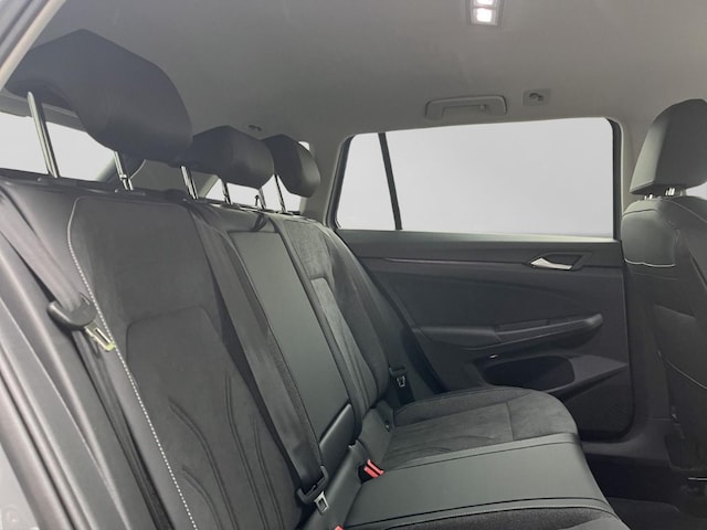 Volkswagen Golf 2.0 TDI DSG Style Variant