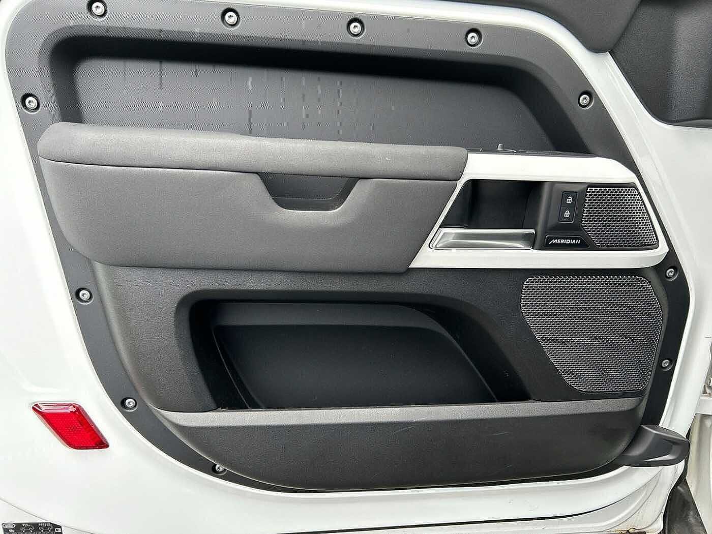 Land Rover Defender 90 SE