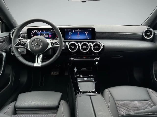 Mercedes-Benz A 180 Hatchback Progressive