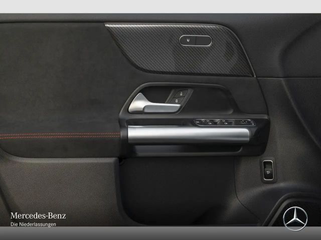 Mercedes-Benz GLA 180 AMG Line