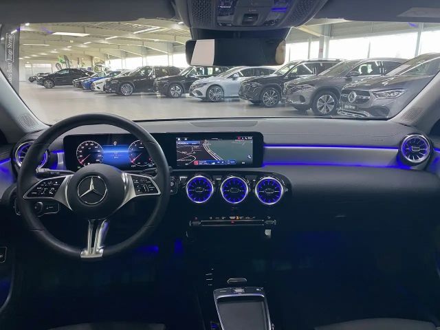 Mercedes-Benz CLA 180 Progressive