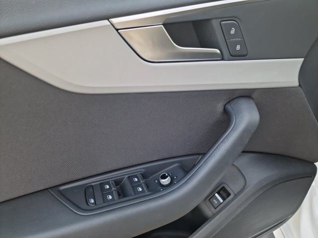 Audi A4 35 TFSI Avant S-Line S-Tronic