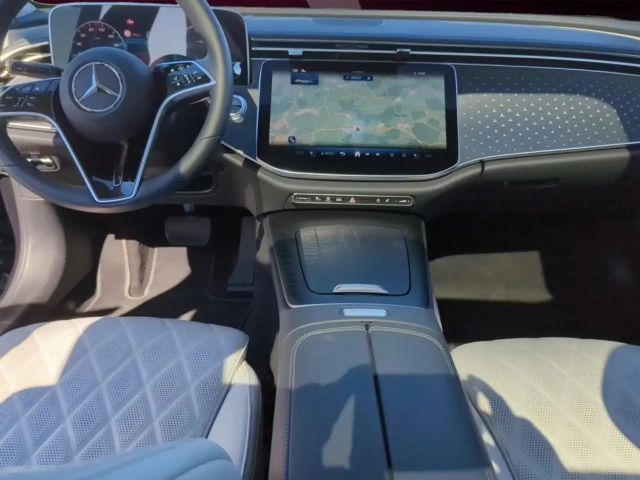 Mercedes-Benz E 300 EXCLUSIVE Sedan