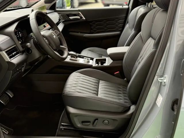 Mitsubishi Outlander 4WD PHEV