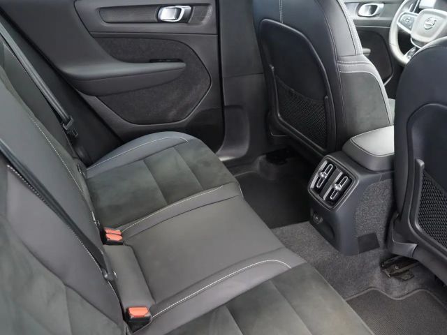 Volvo XC40 Core Recharge