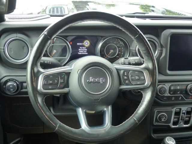 Jeep Wrangler Sahara