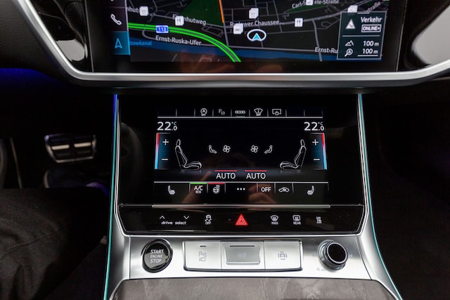 Audi A6 55 TFSI Quattro S-Line S-Tronic Sedan