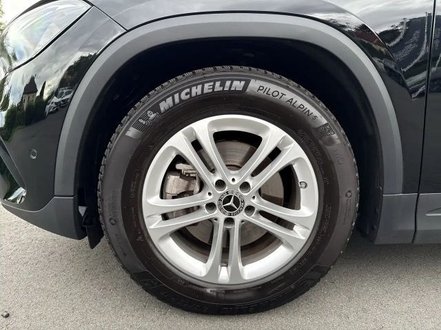 Mercedes-Benz GLA 200 PTS Cam Navi Wide LED SHZ EASY-PACK