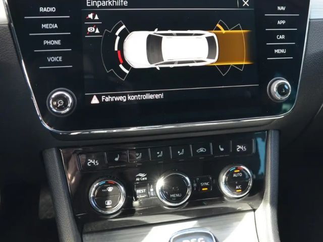 Skoda Superb Superb Kombi 2,0TDI DSG LED VIRTUAL NAVI SHZ 1.Bes