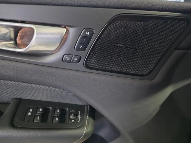 Volvo XC60 AWD Dark Plus Recharge T6