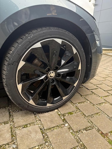 Skoda Superb 2.0 TDI Combi Sportline