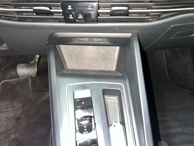 Volkswagen Golf 2.0 TDI DSG Style Variant