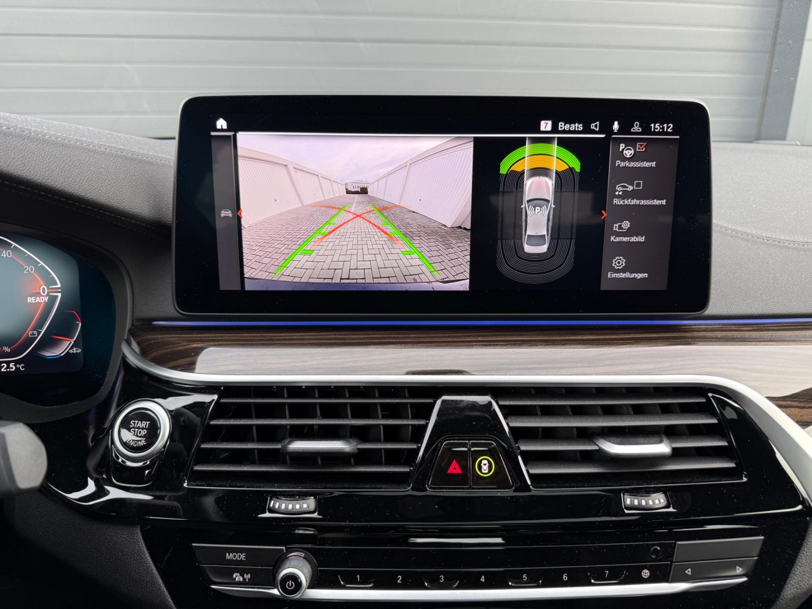 BMW 540 540i Luxury Line Sedan