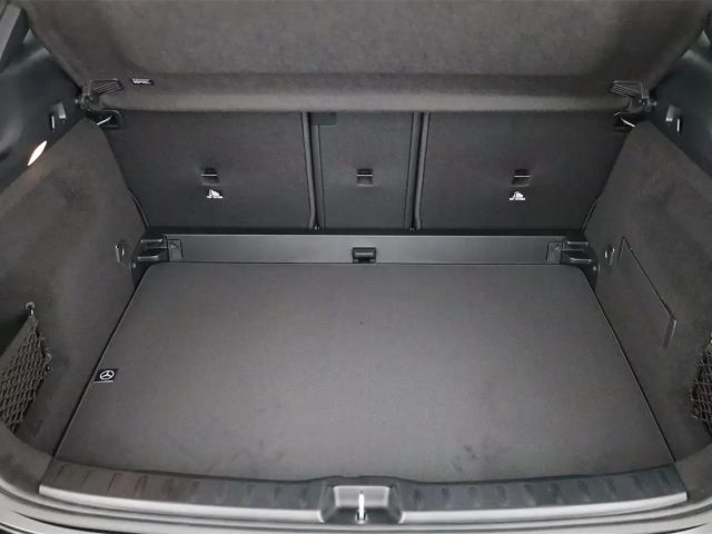 Mercedes-Benz GLA 180 Fernlichtass. Kamera