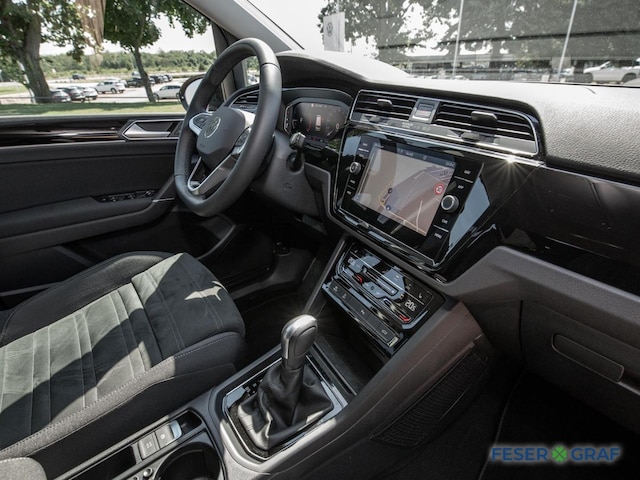 Volkswagen Touran 1.5 TSI DSG Highline R-Line