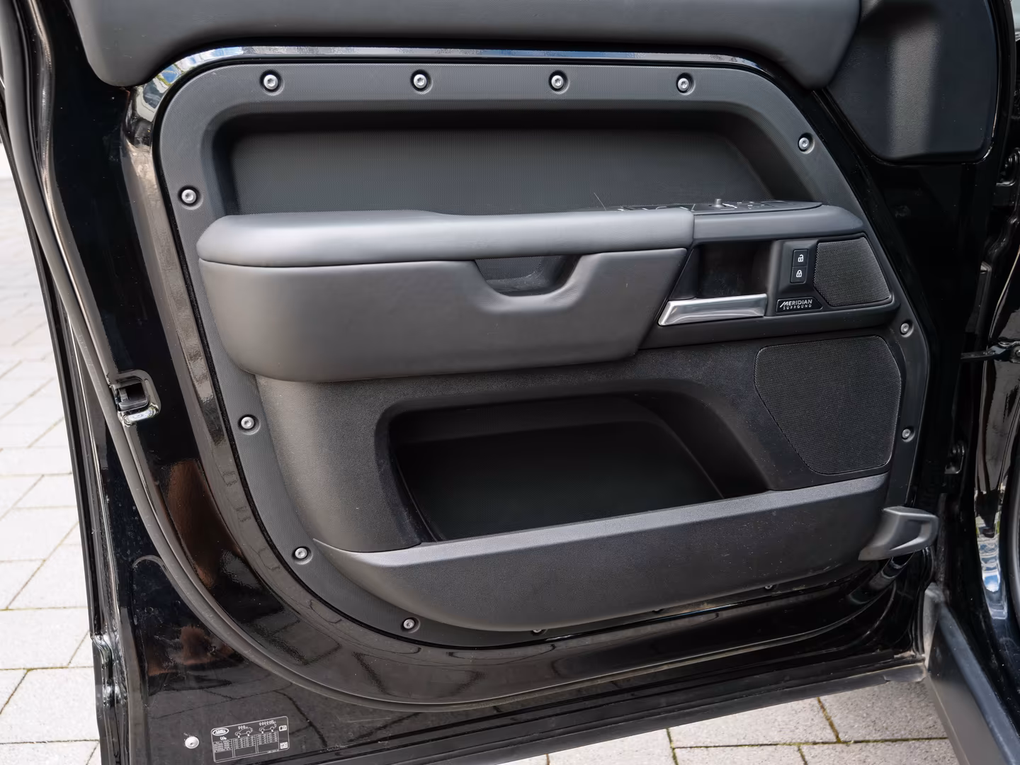 Land Rover Defender 110 D300 Dynamic HSE