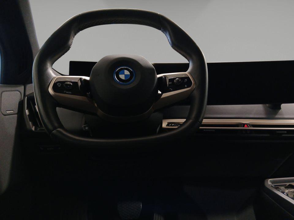 BMW iX xDrive40
