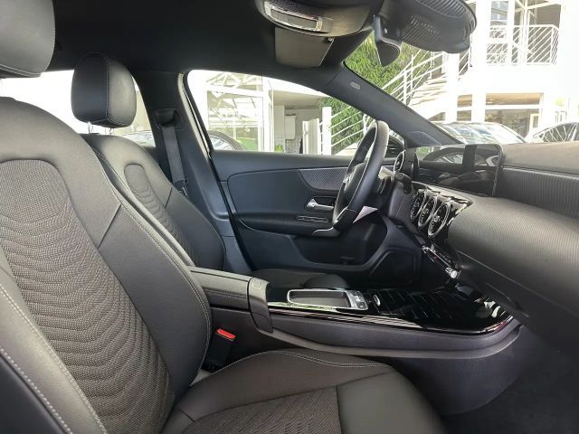 Mercedes-Benz A 180 *KAMERA*NAVi*LED*LEDER*SiTZHG*DAB*
