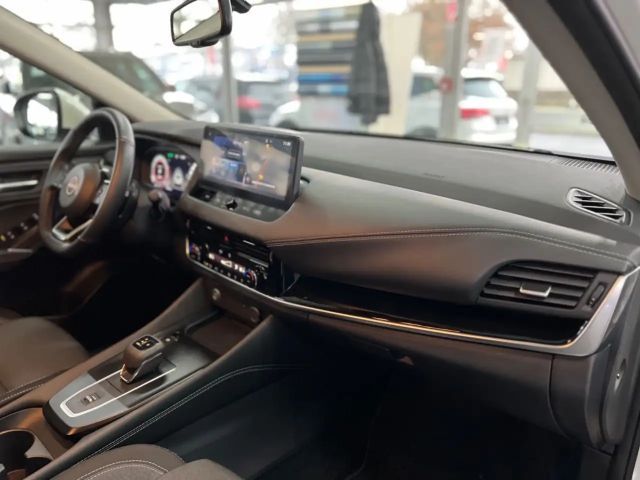 Nissan Qashqai 1.3 Connecta Ambiente+360°+uvm.