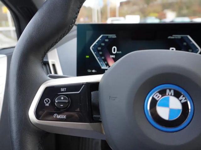 BMW iX xDrive40