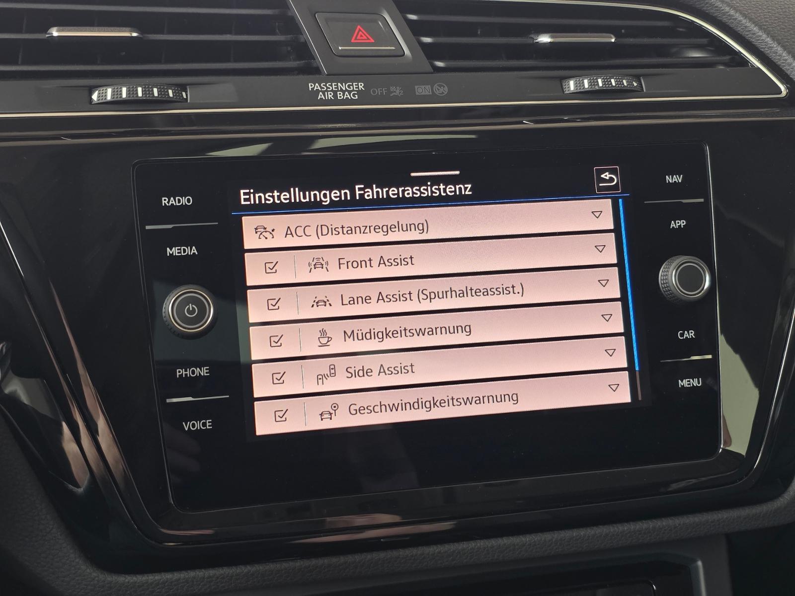 Volkswagen Touran 1.5 TSI DSG IQ.Drive R-Line