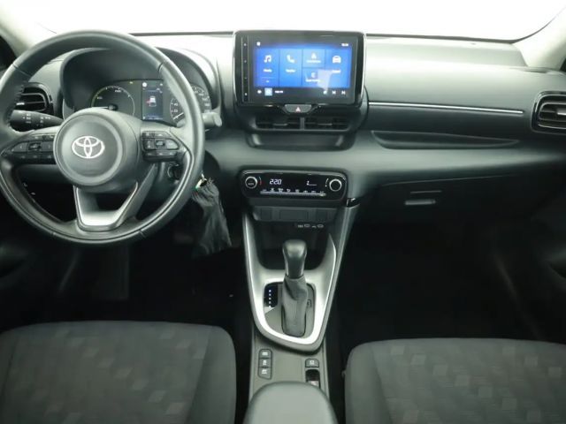 Toyota Yaris Hatchback Team D