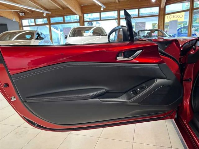 Mazda MX-5 Prime-line RF SkyActiv