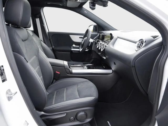 Mercedes-Benz GLA 200 AMG Line