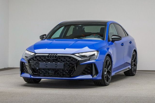 Audi RS3 Quattro S-Tronic Sedan