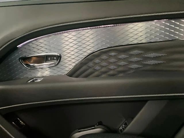 Bentley Bentayga EWB 4.0 Mulliner  - Naim/Pano