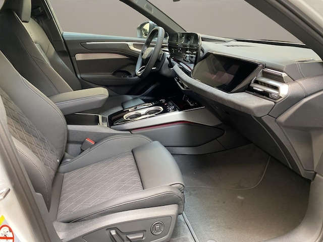 Audi A6 Avant Quattro S-Tronic