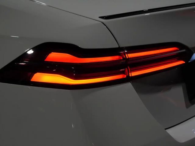 BMW 520 520d M-Sport Sedan xDrive