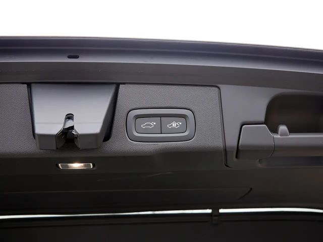 Volvo XC60 AWD Dark Plus T6