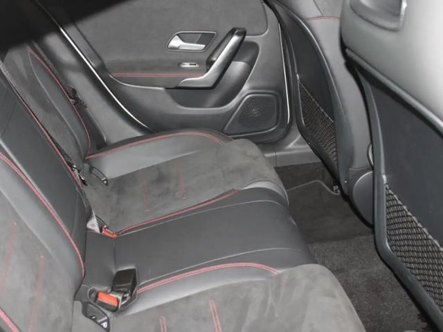 Mercedes-Benz CLA 180 AMG Line Coupé