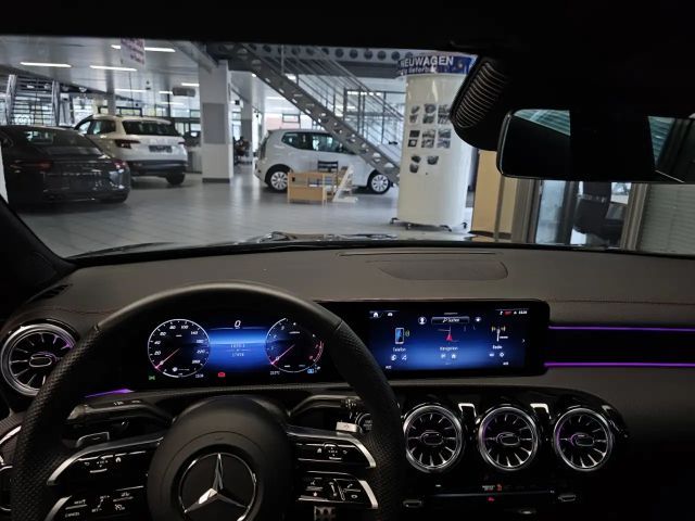 Mercedes-Benz CLA 180 AMG Line Coupé