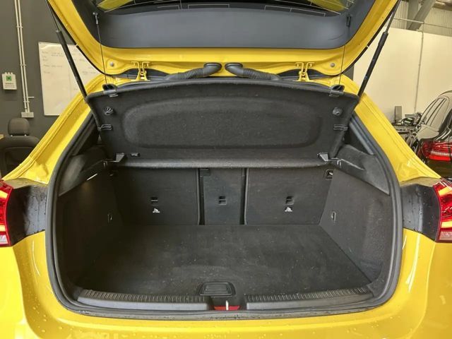 Mercedes-Benz A 250 A 250 e AMG Line