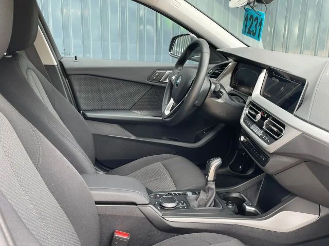 BMW 116 116i 5-deurs Sedan