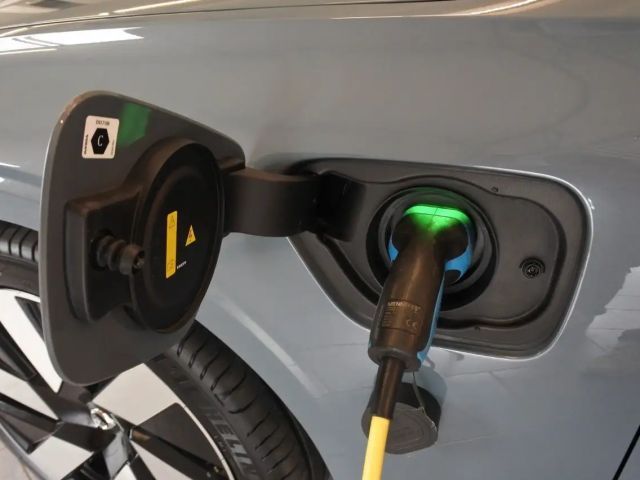 Volvo S60 AWD Dark Recharge Ultimate