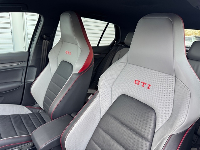 Volkswagen Golf 2.0 TSI DSG Golf VIII