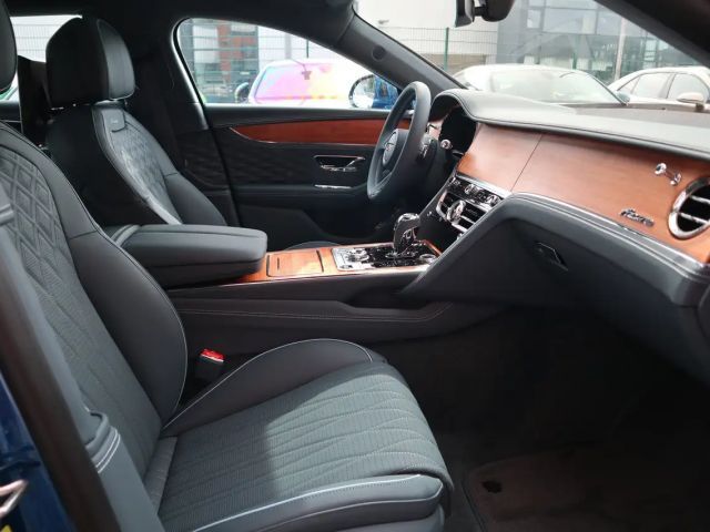 Bentley Flying Spur Hybrid